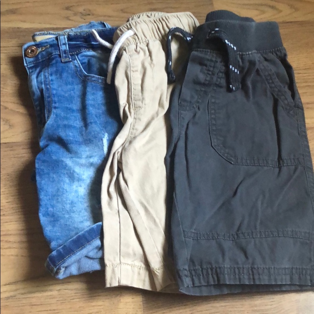 Boys size 6 shorts